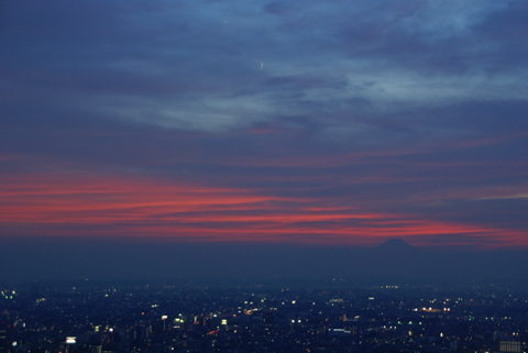 月と金星と夕焼け富士山
